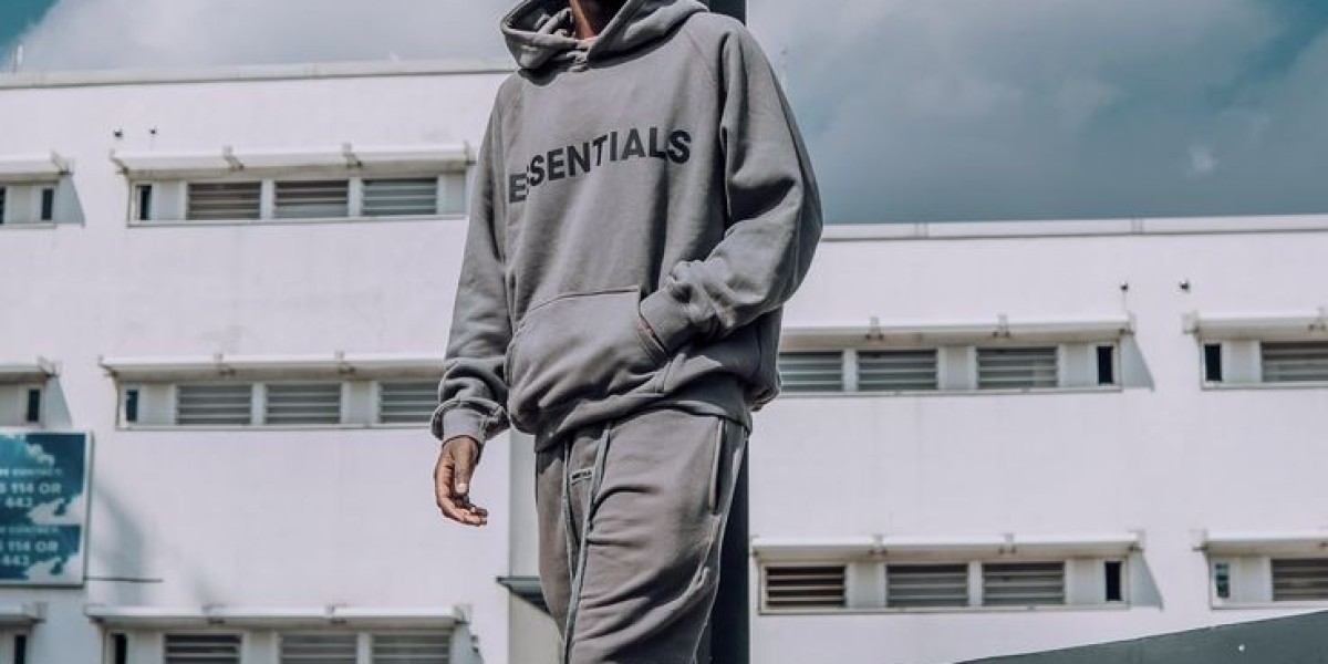 What Makes Essential Hoodie and Hellstar Hoodie Summer Outfits So Versatile