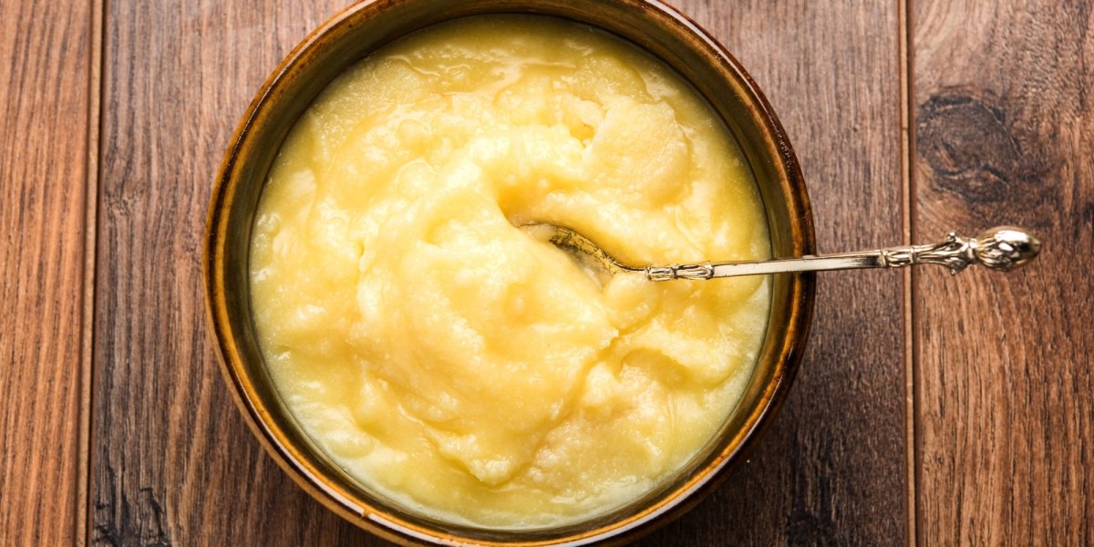 Traditional Ghee vs. Cooking Oil: Which Is Better for Daily Meals?