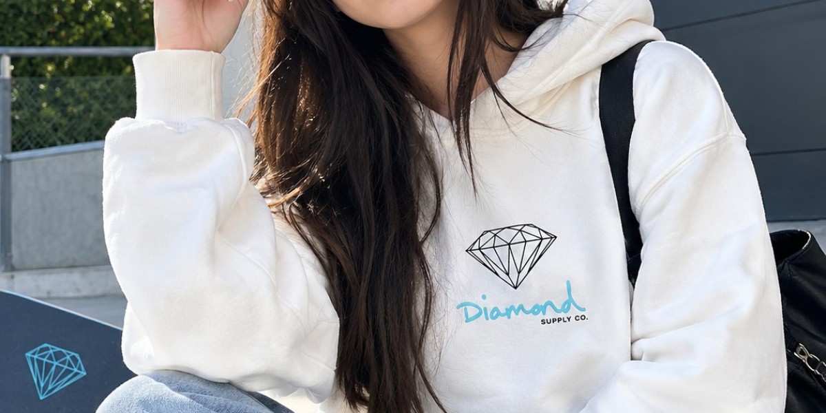 How to Match Diamond Supply Co Shirts With Sneakers